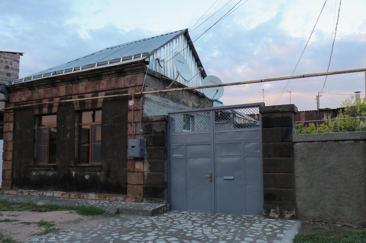 Vanand Guest House غيومري المظهر الخارجي الصورة