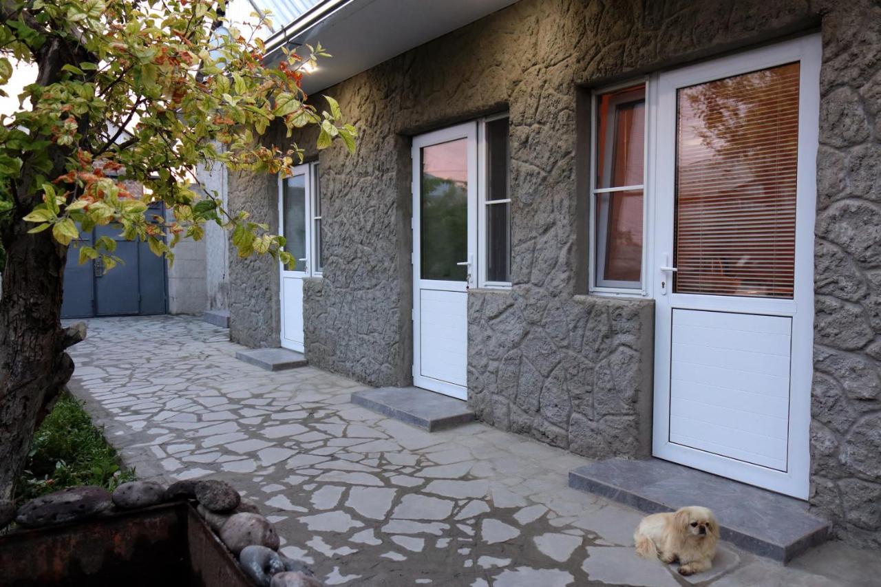 Vanand Guest House غيومري المظهر الخارجي الصورة