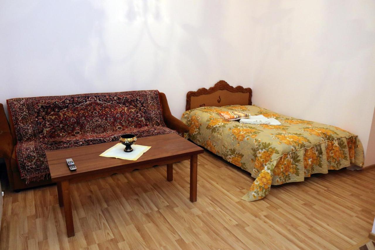 Vanand Guest House غيومري المظهر الخارجي الصورة