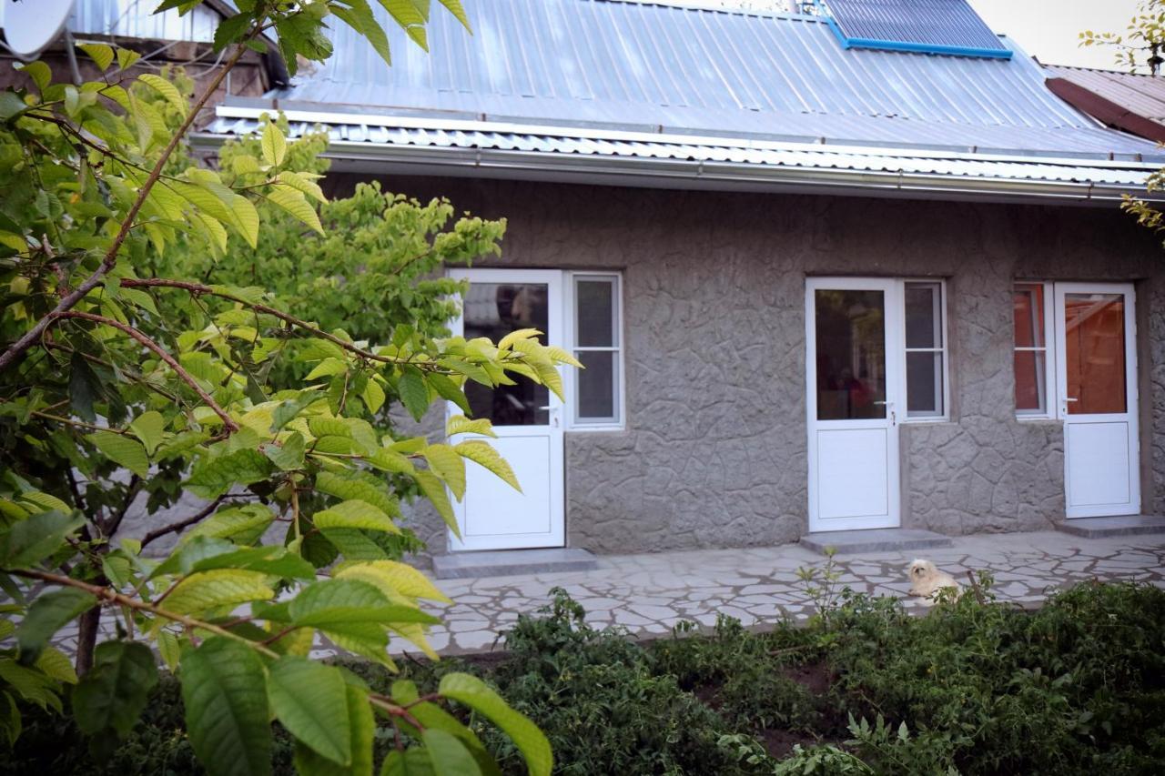 Vanand Guest House غيومري المظهر الخارجي الصورة