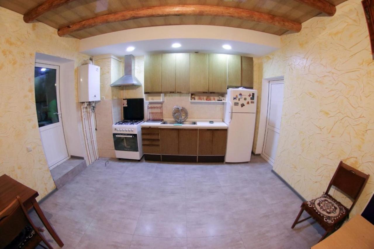 Vanand Guest House غيومري المظهر الخارجي الصورة