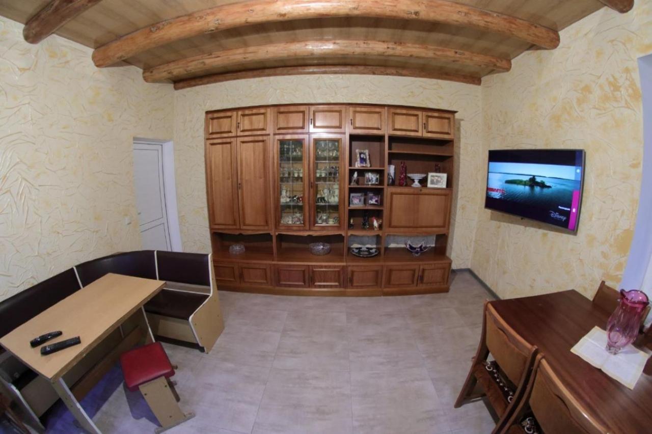 Vanand Guest House غيومري المظهر الخارجي الصورة
