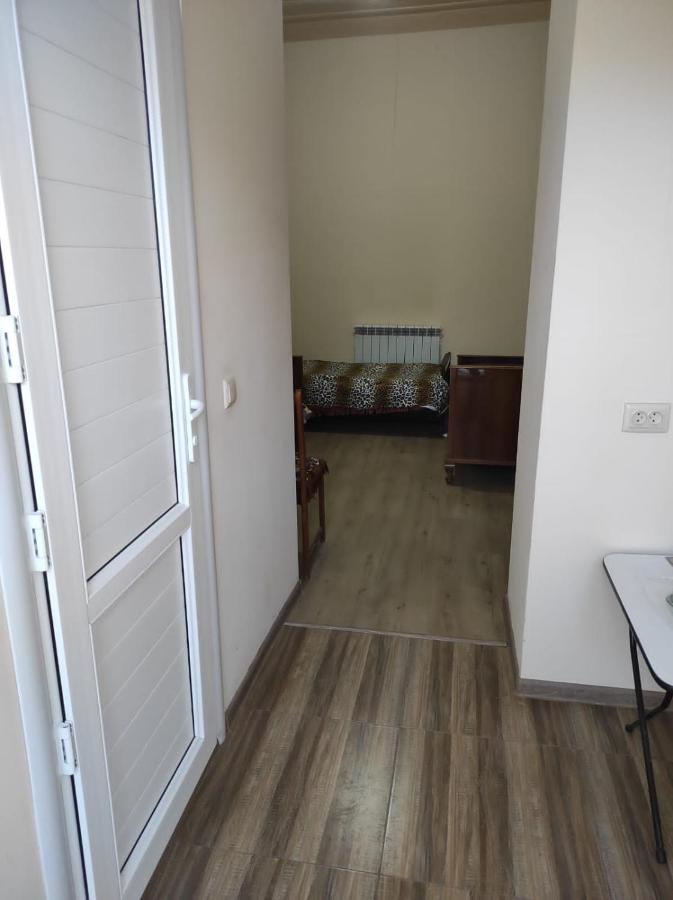 Vanand Guest House غيومري المظهر الخارجي الصورة
